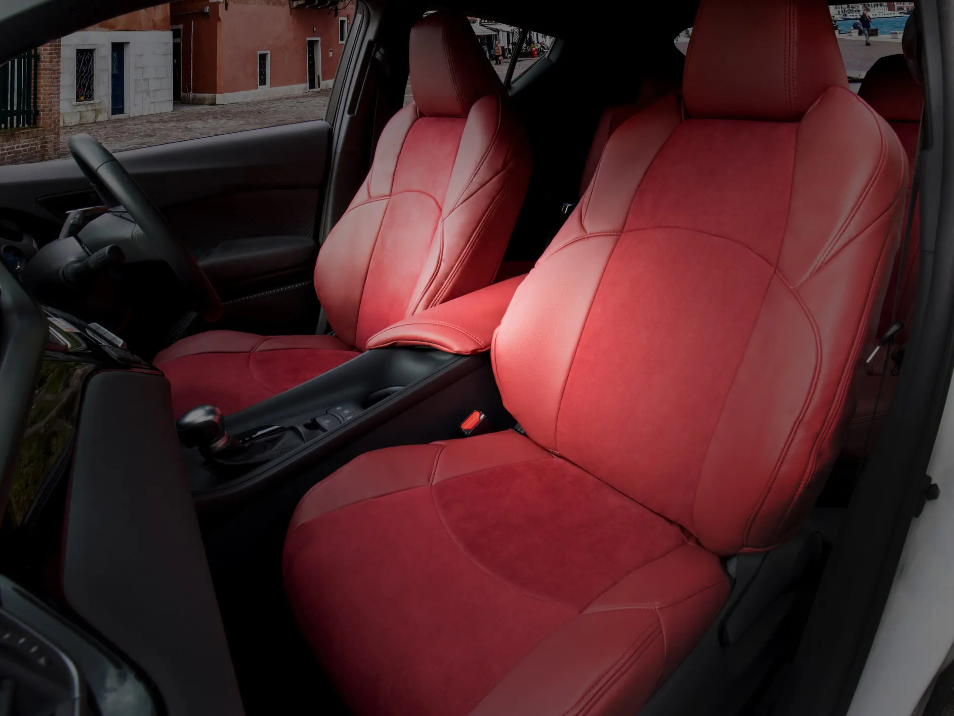 Refinad Alcantara Series