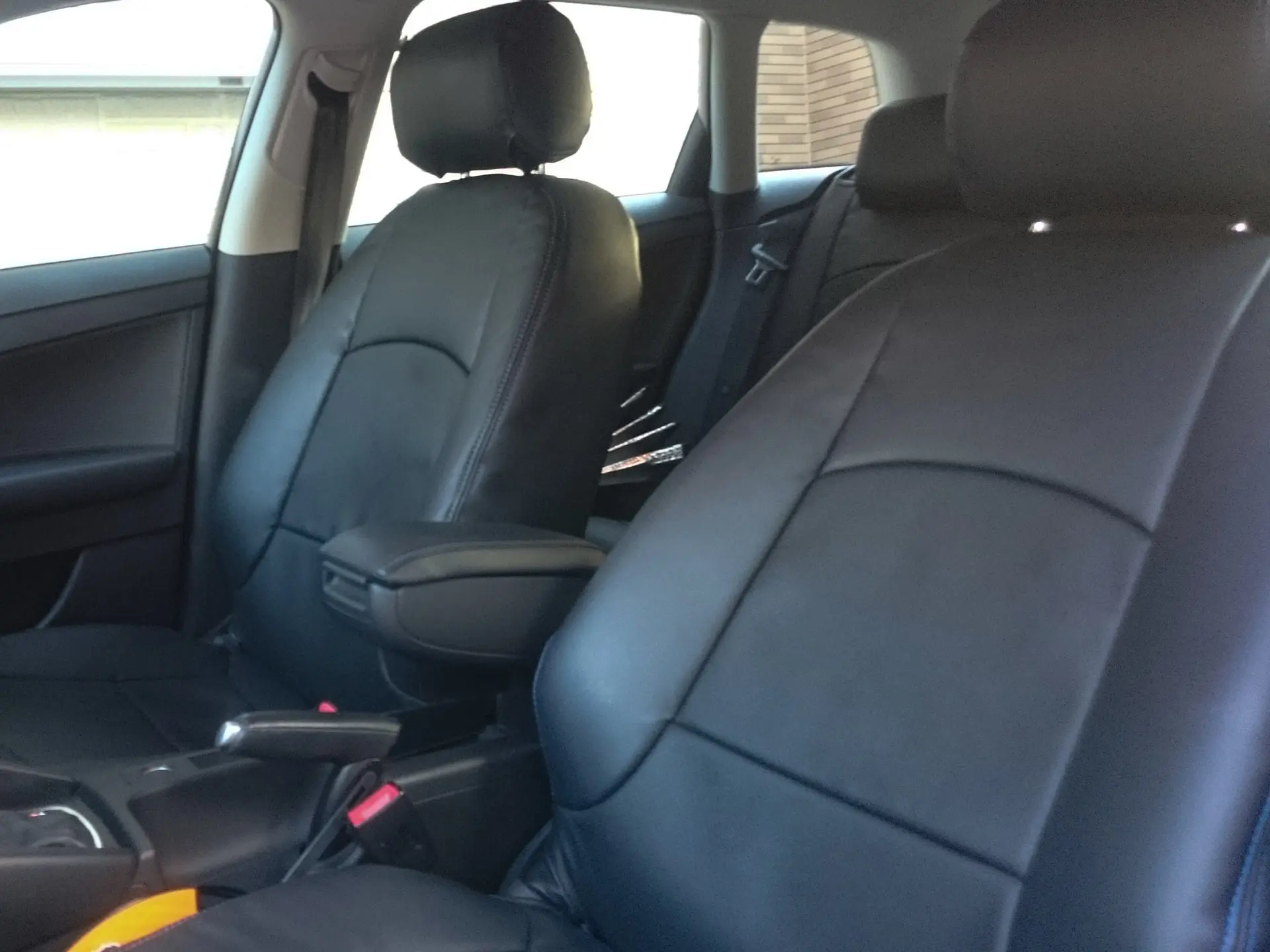 【装着写真】AUDI A3 Refinad Leather Series シートカバー [品番:AU0193-02]