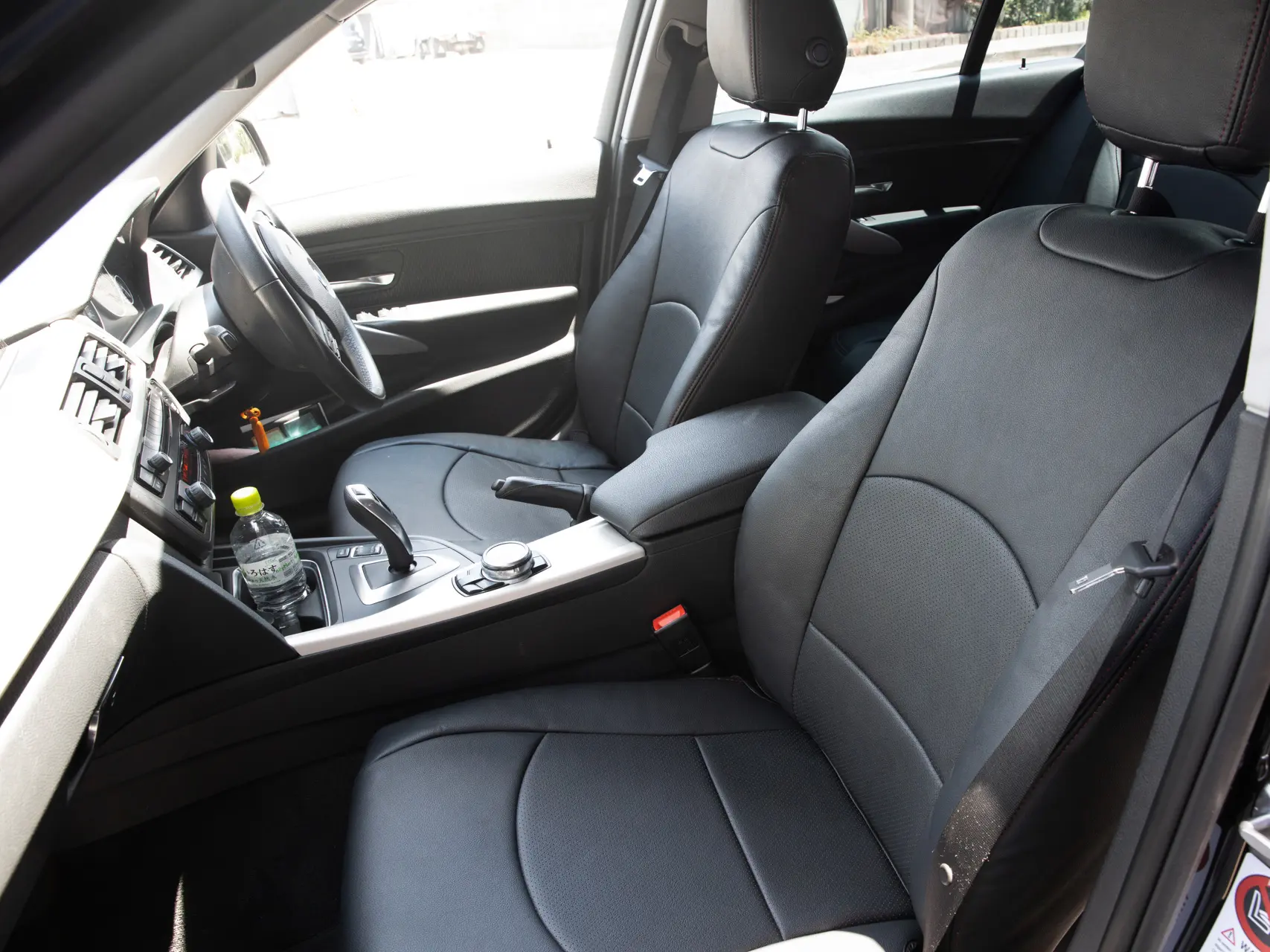 【装着写真】BMW 3シリーズ Refinad Leather Deluxe Series シートカバー [品番:BM0189-14]