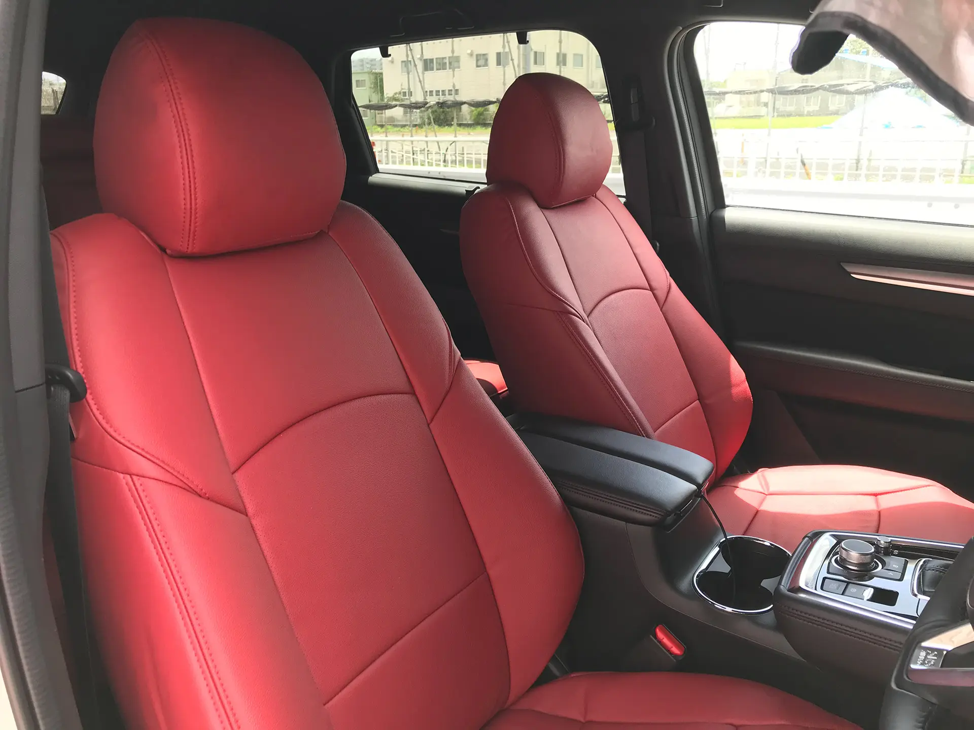 【装着写真】CX-8 Refinad Leather Deluxe Series シートカバー [品番:MA0503-03]