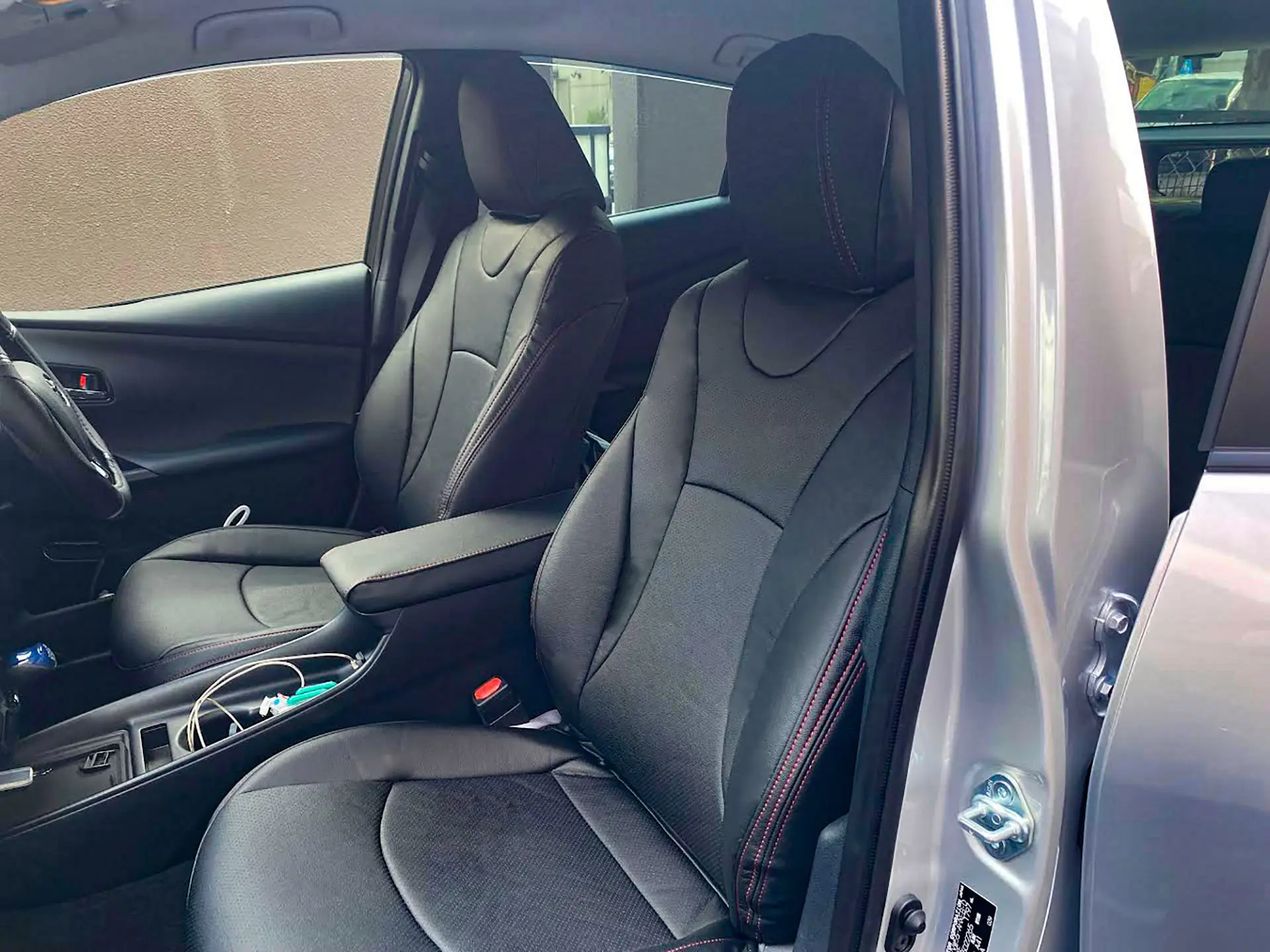 Leather Deluxe Series