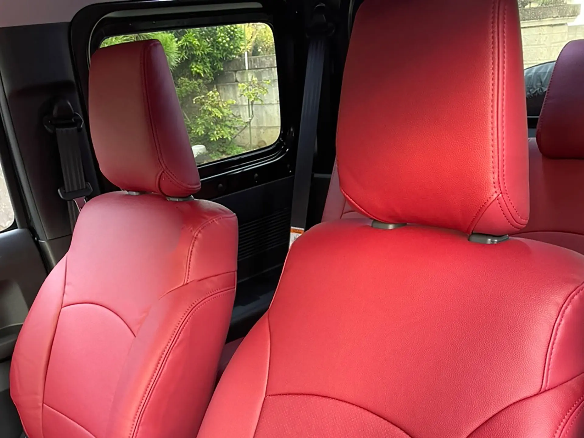 【装着写真】ジムニー シエラ Refinad Leather Deluxe Series シートカバー [品番:S0113-02]