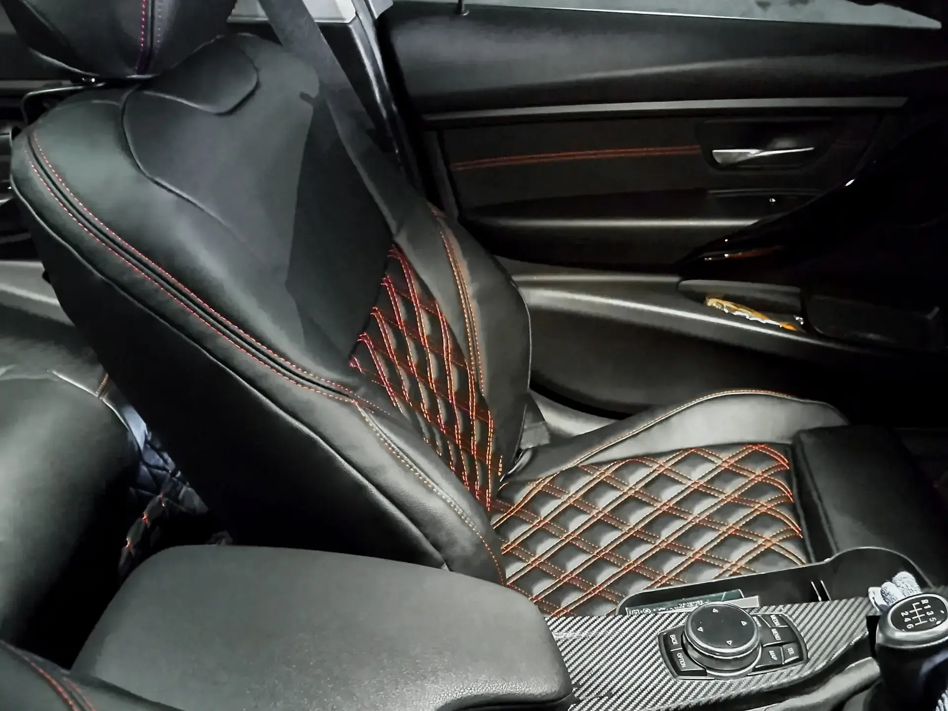 【装着写真】BMW 3シリーズ Refinad Quilt Series シートカバー [品番:BM0189-15]