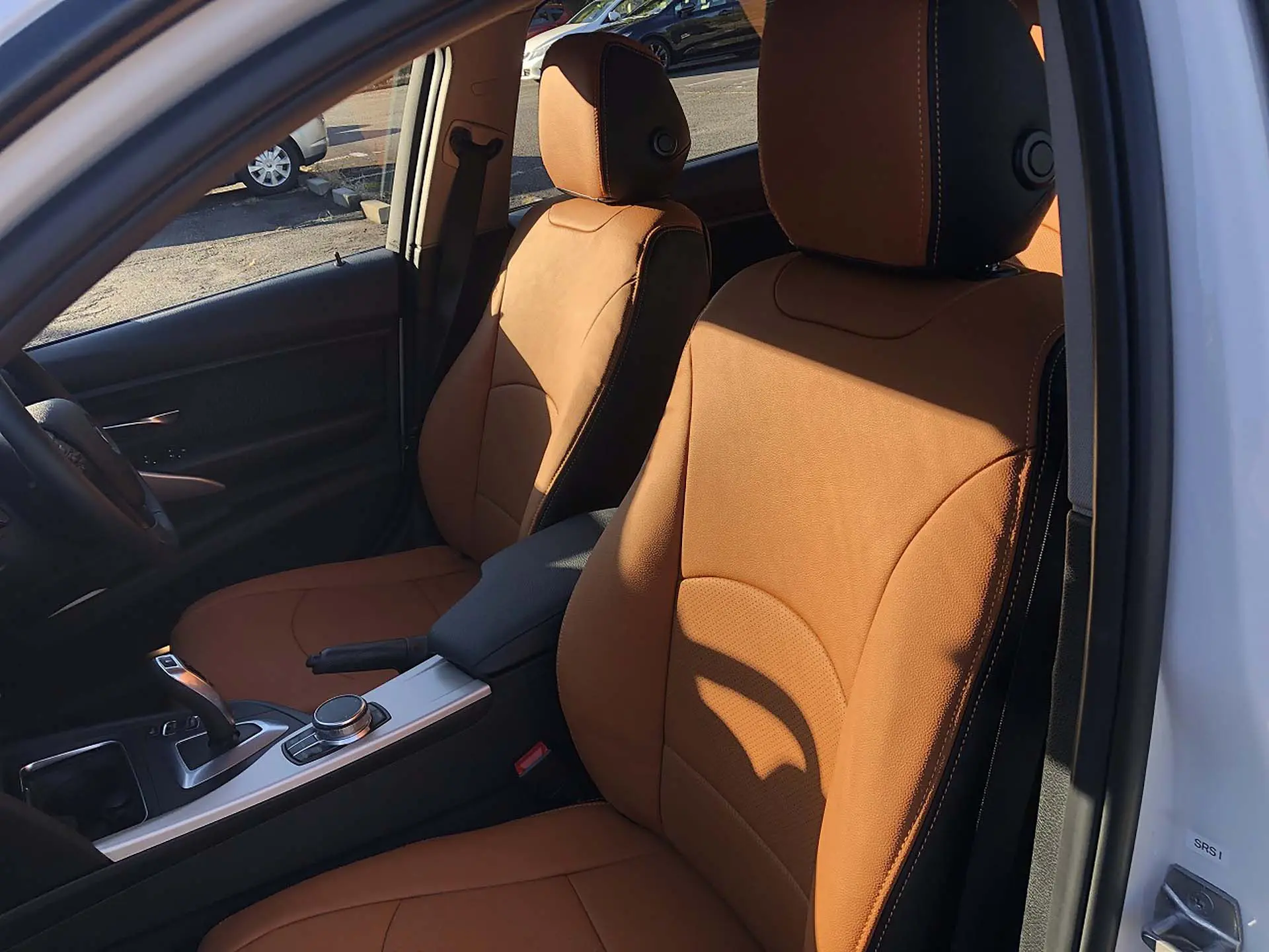 【装着写真】BMW 3シリーズ Refinad Harmonious Leather Series シートカバー [品番:BM0189-14]