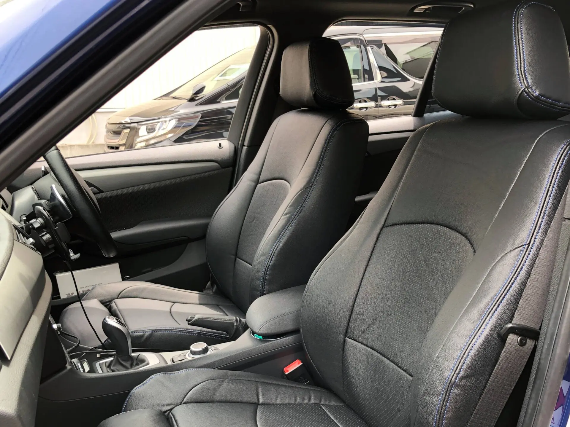 【装着写真】BMW X1 Refinad Leather Deluxe Series シートカバー [品番:BM0190-02]