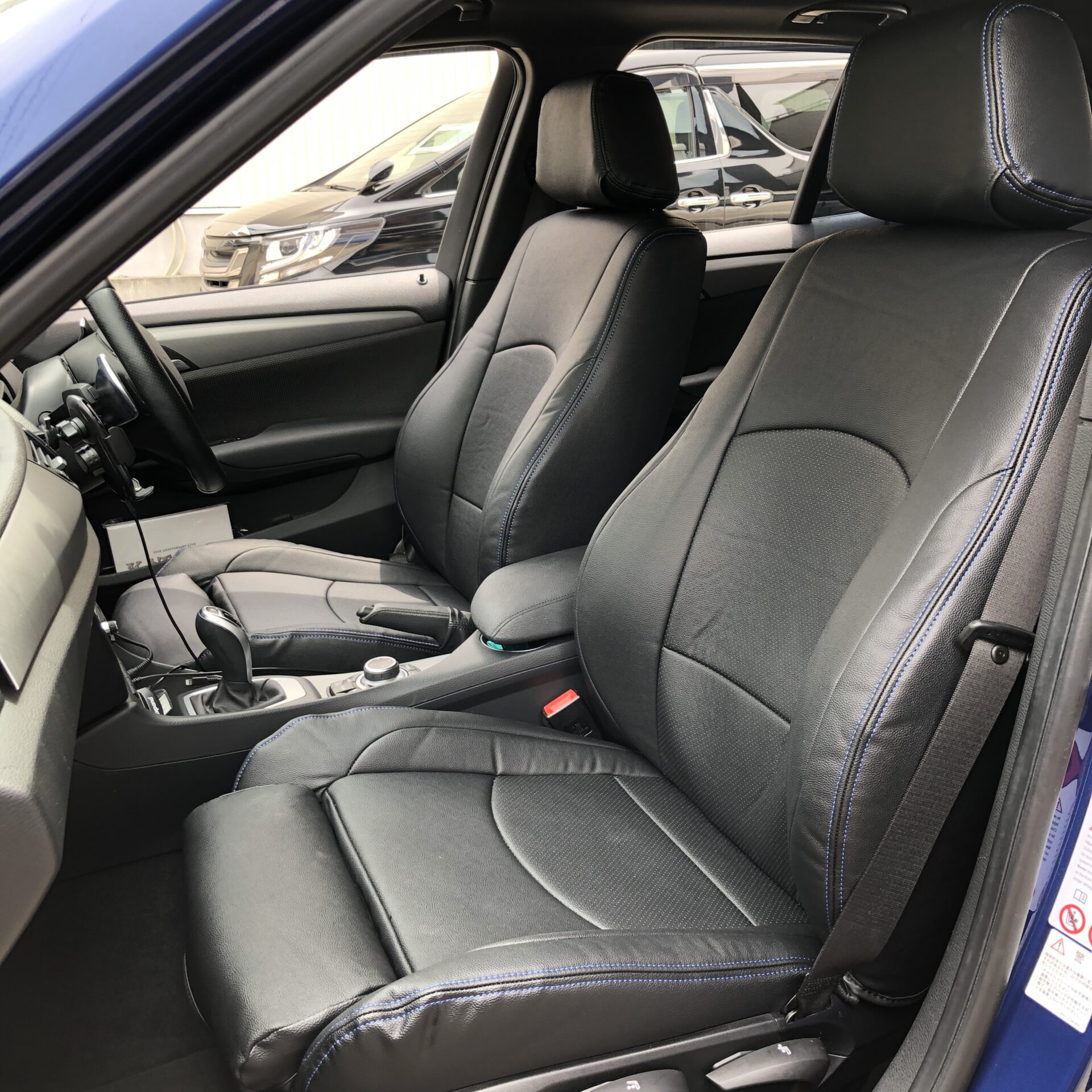【装着写真】BMW X1 Refinad Leather Deluxe Series シートカバー [品番:BM0190-02]