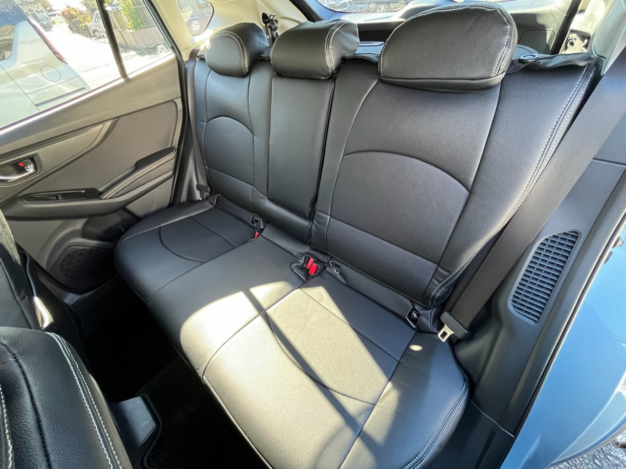 【装着写真】XV GTE Refinad Leather Series シートカバー [品番:F0170-08]