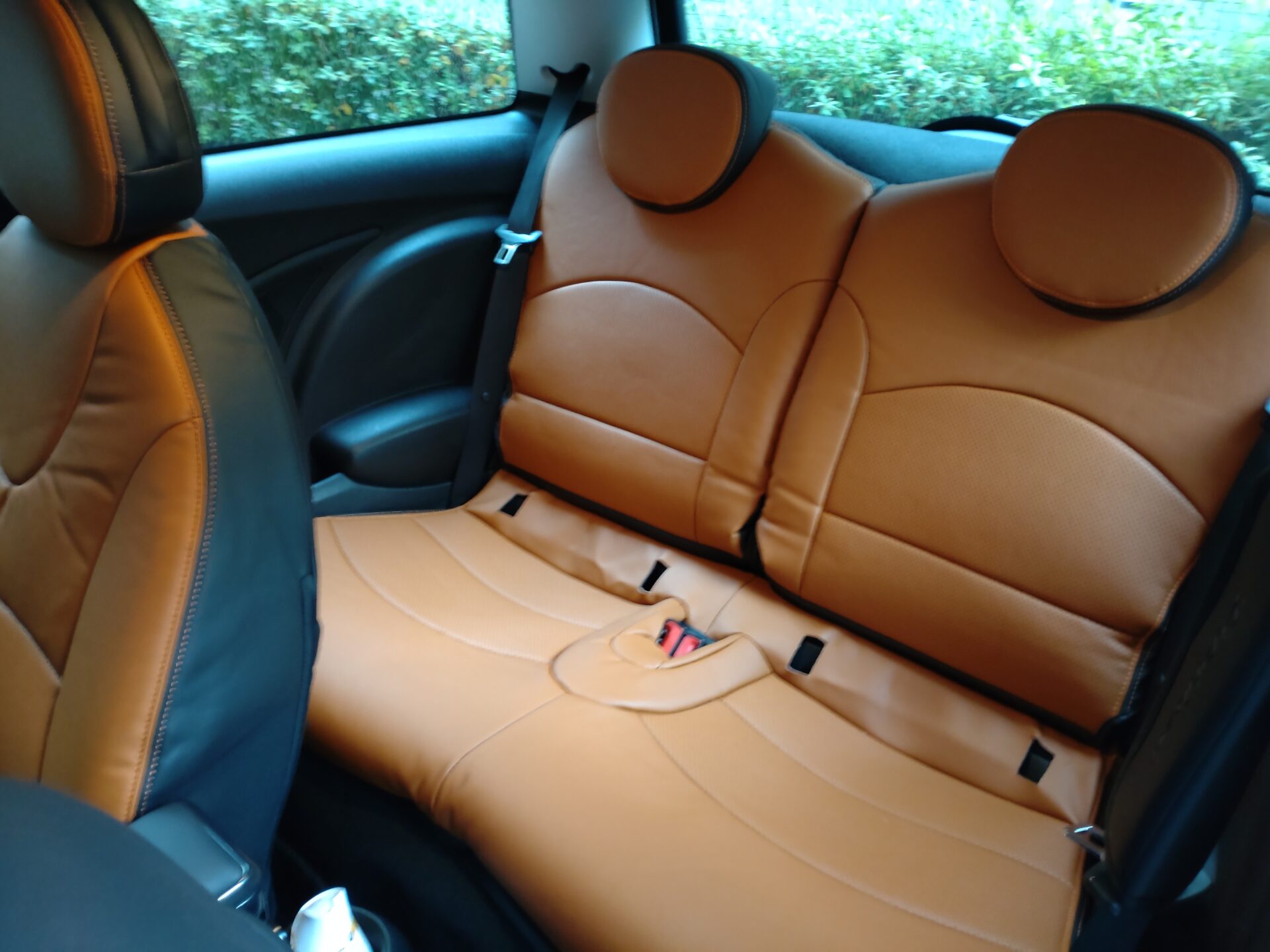 【装着写真】BMW MINI ONE ABA-ME14 Refinad Harmonious Leather Series シートカバー [品番:BM0205-02]