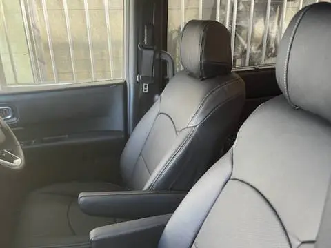 【装着写真】日産リーフe+X　ZE１ Refinad Leather Deluxe Series シートカバー [品番:N0106-04]