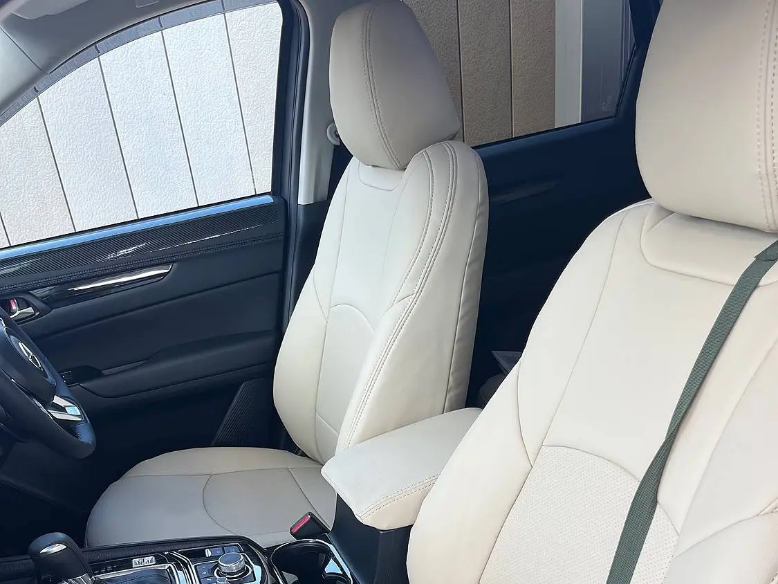 【装着写真】CX-5 Refinad Leather Series シートカバー [品番:MA0146-04]