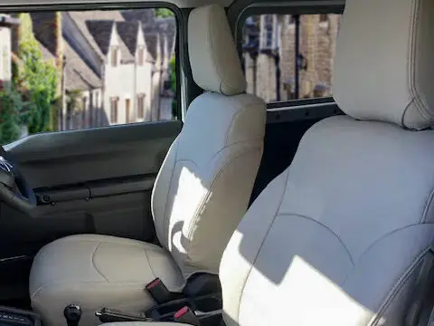 【装着写真】ジムニーシェラ、JB744 Refinad Leather Deluxe Series シートカバー [品番:S0113-02]