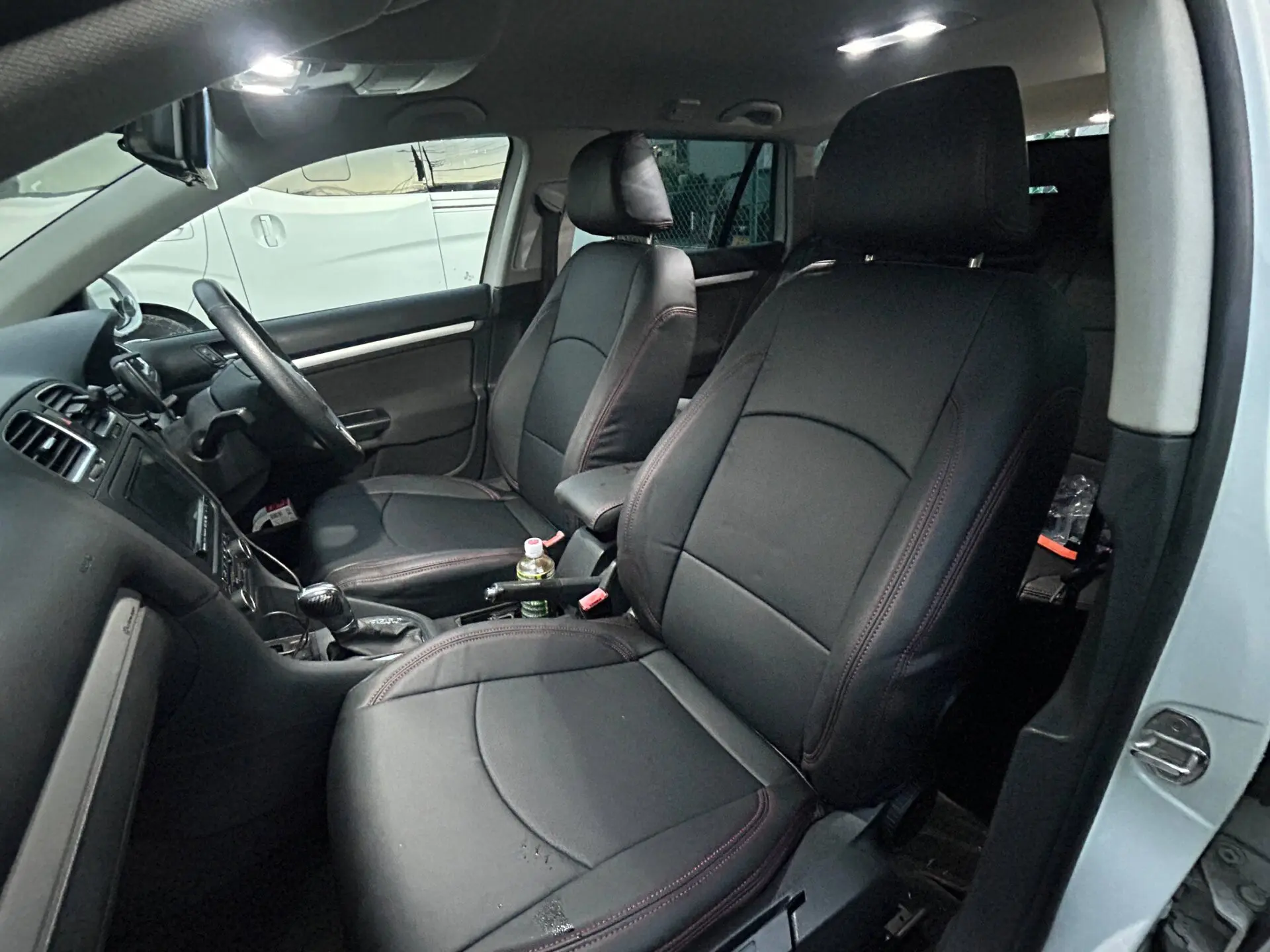 【装着写真】ゴルフ6 Refinad Leather Series シートカバー [品番:VW0202-01]