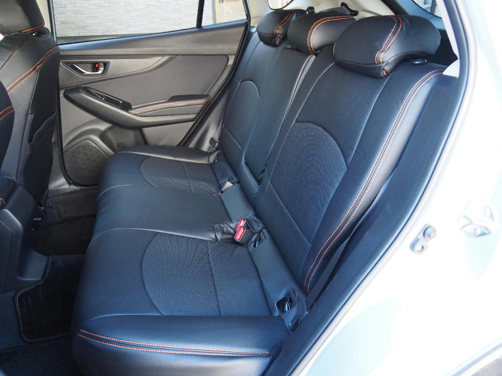 【装着写真】SUBARU XV GT-7 Refinad Leather Series シートカバー [品番:F0170-04]