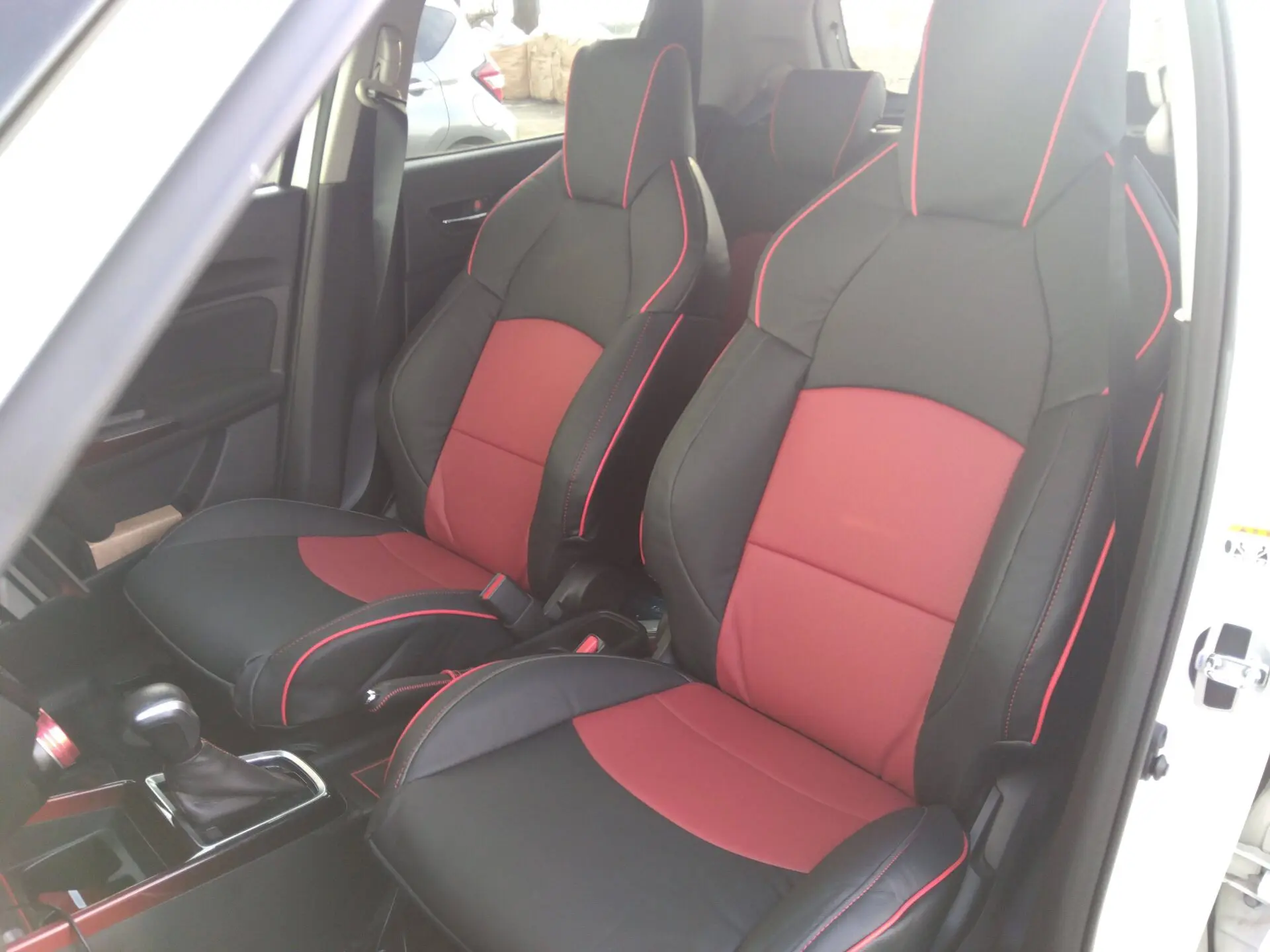 【装着写真】スイフトスポーツ ZC33S Refinad Custom Series シートカバー [品番:S0115-02]