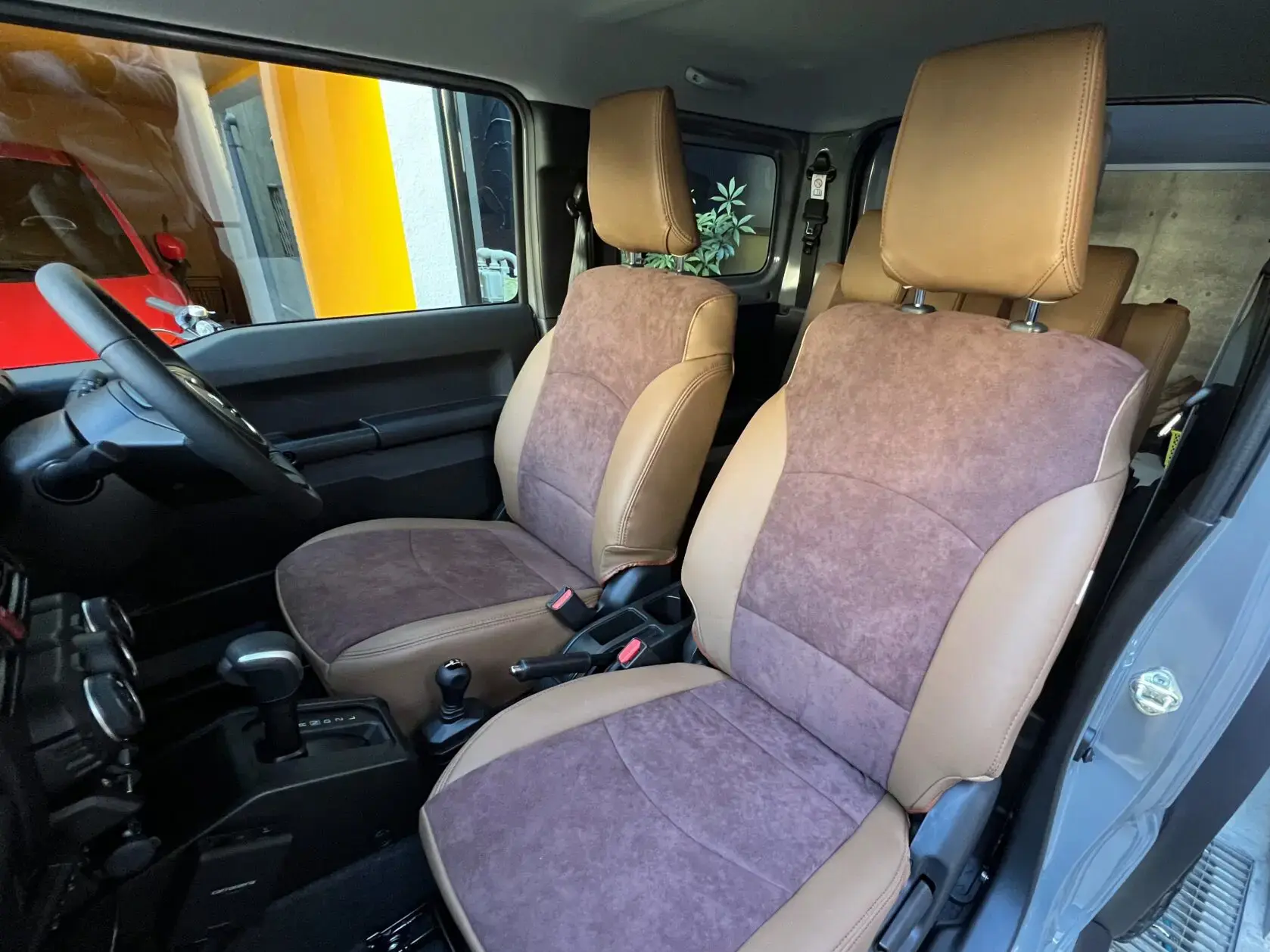 【装着写真】ジムニーシエラJB74W Refinad Alcantara Series シートカバー [品番:S0113-02]