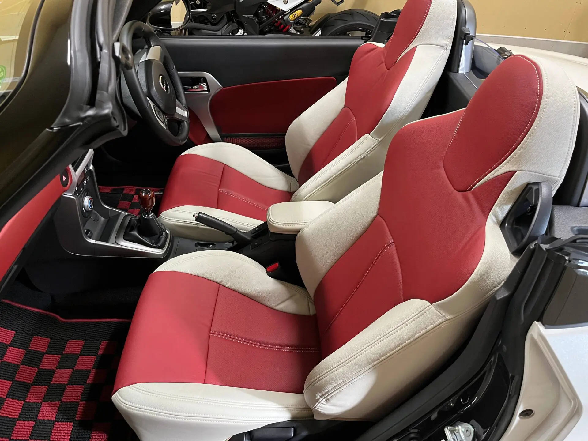 【装着写真】コペン la400k Refinad Custom Series シートカバー [品番:D0621-01]【装着写真】トヨタ　プログレ　JCG-10 Refinad Custom Series シートカバー [品番:TY2-19] Copy Copy
