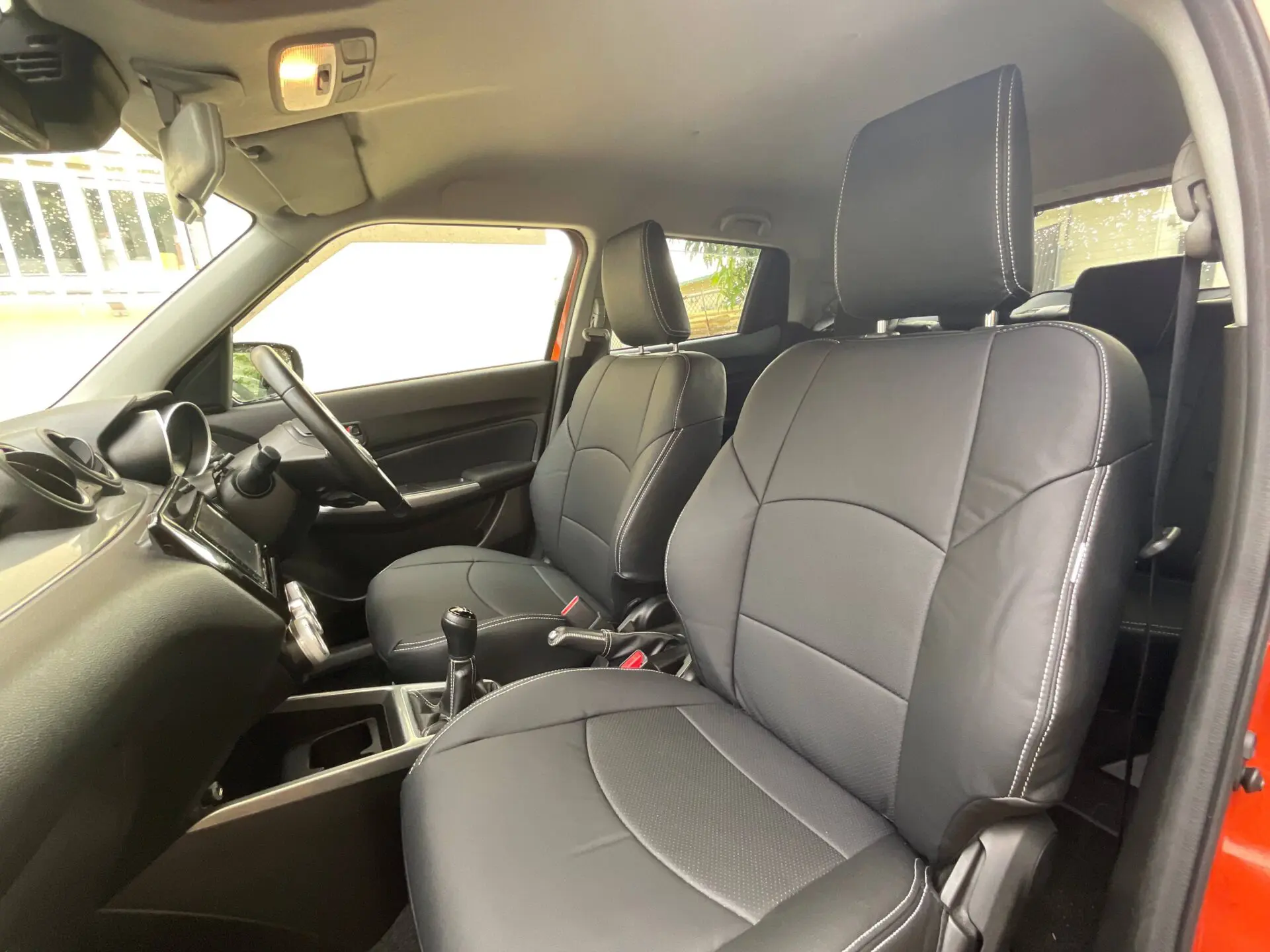 【装着写真】スイフトRS　5BA-ZC83S Refinad Leather Deluxe Series シートカバー [品番:S0114-07]