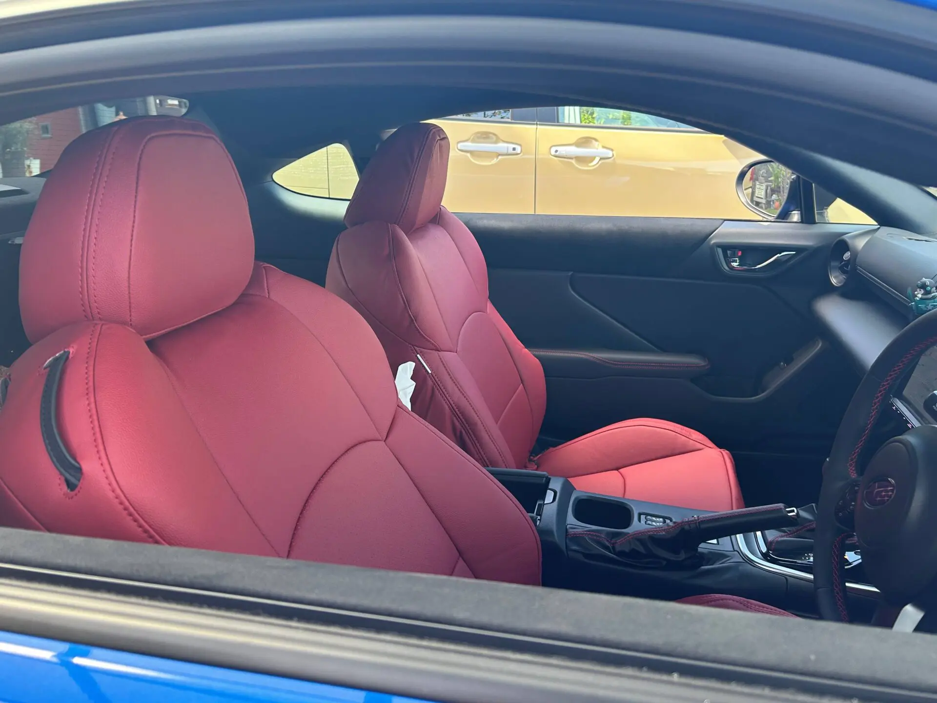 【装着写真】BRZ Refinad Leather Deluxe Series シートカバー [品番:T0029-02]