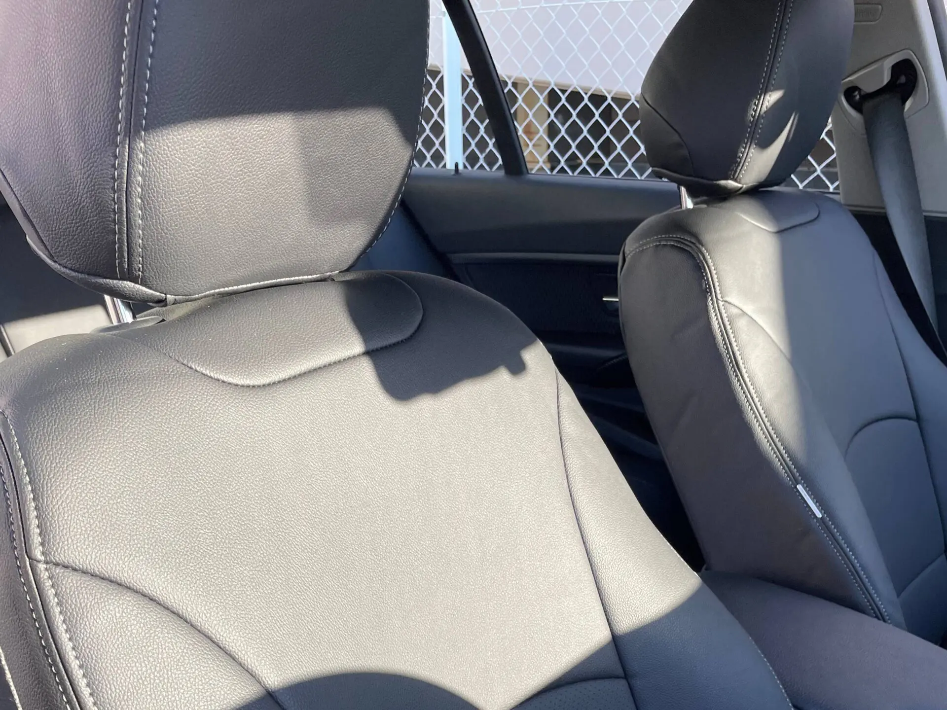 【装着写真】BMW3シリーズ Refinad Leather Series シートカバー [品番:BM0189-14]