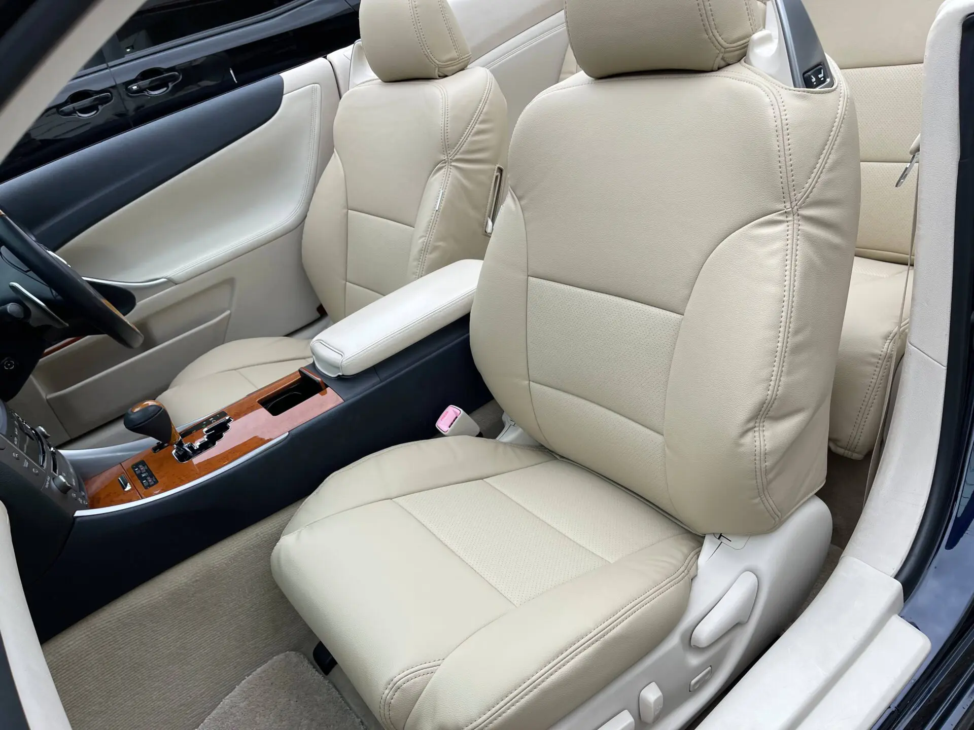 【装着写真】LEXUS IS Refinad Leather Series シートカバー [品番:TY2-29]