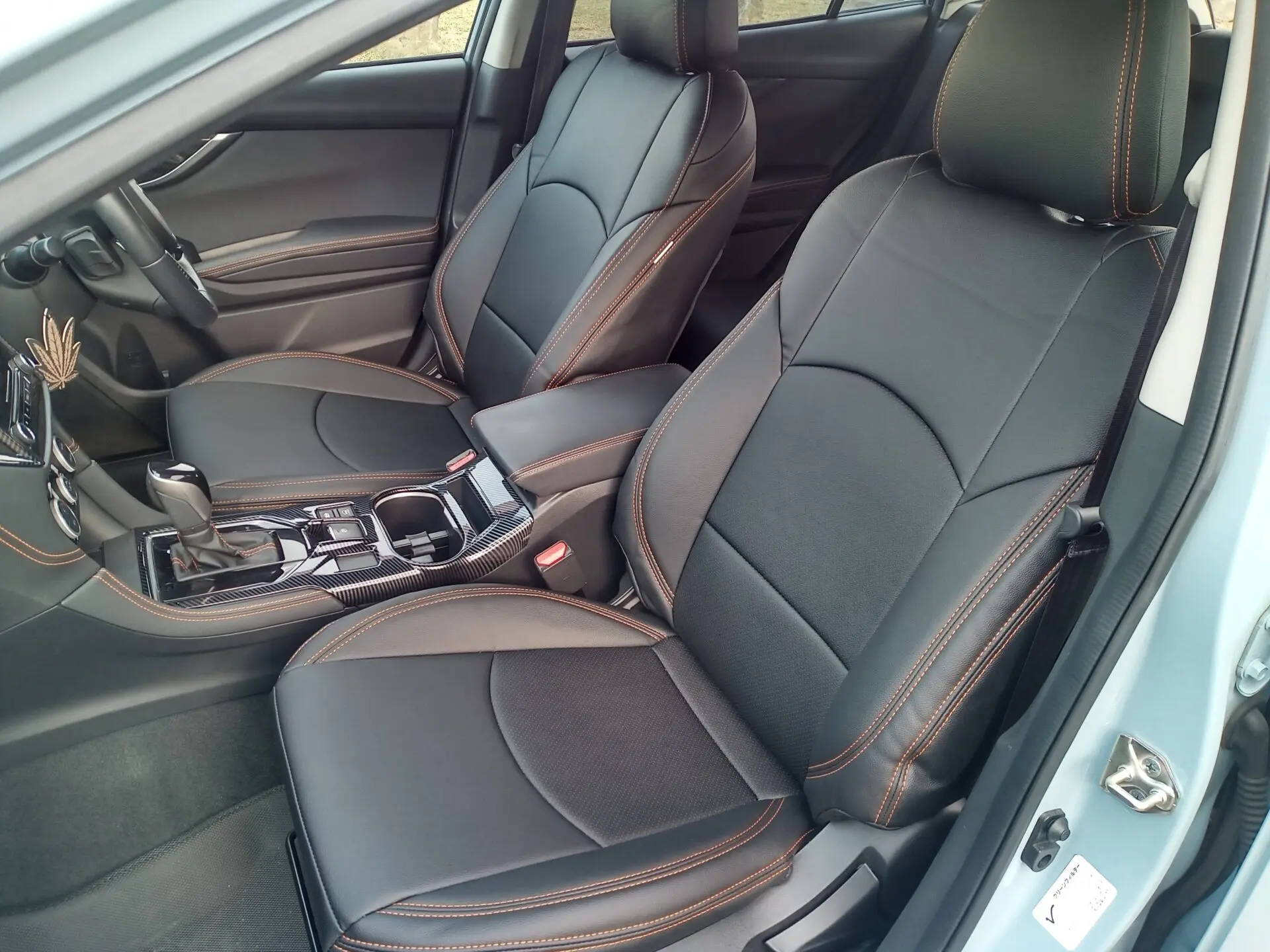 【装着写真】XV Refinad Leather Series シートカバー [品番:F0170-04]