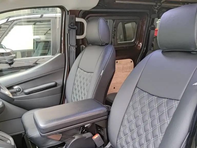 【装着写真】NV200バネットバン Refinad Quilt Series シートカバー [品番:N0567-03]