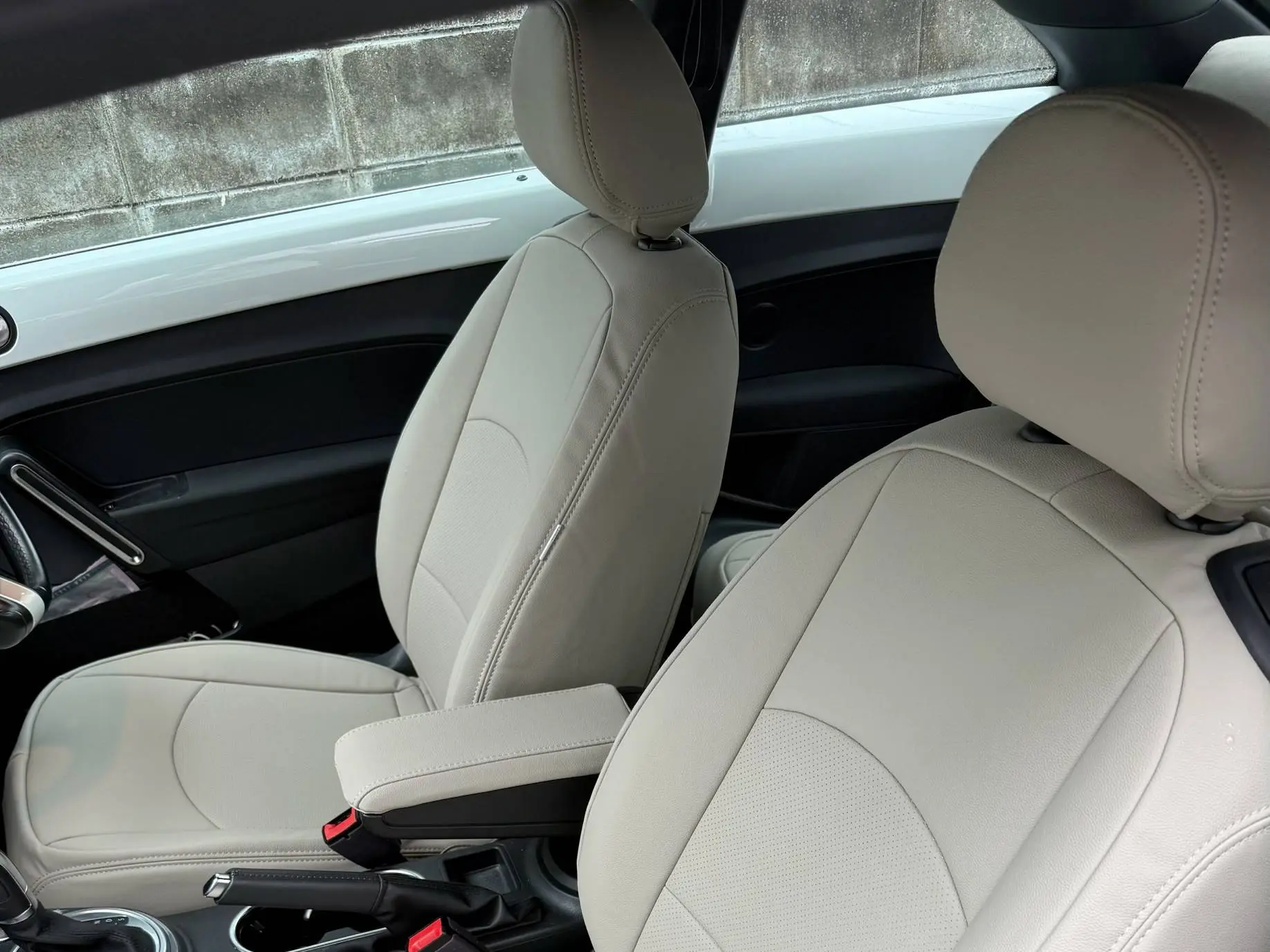 【装着写真】ザビートル Refinad Leather Deluxe Series シートカバー [品番:VW0388-01]