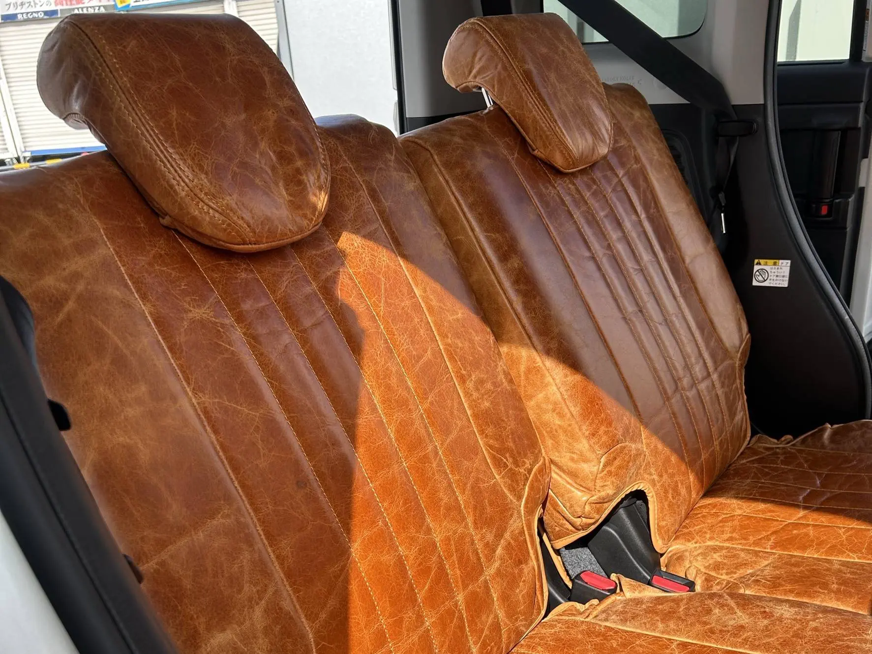 【装着写真】スペーシアカスタム Refinad Old Leather Series シートカバー [品番:S0361-05]