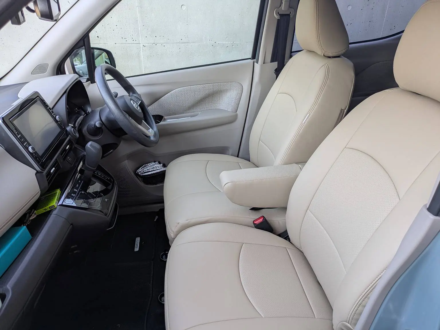 【装着写真】デイズ Refinad Leather Deluxe Series シートカバー [品番:MI0373-03]