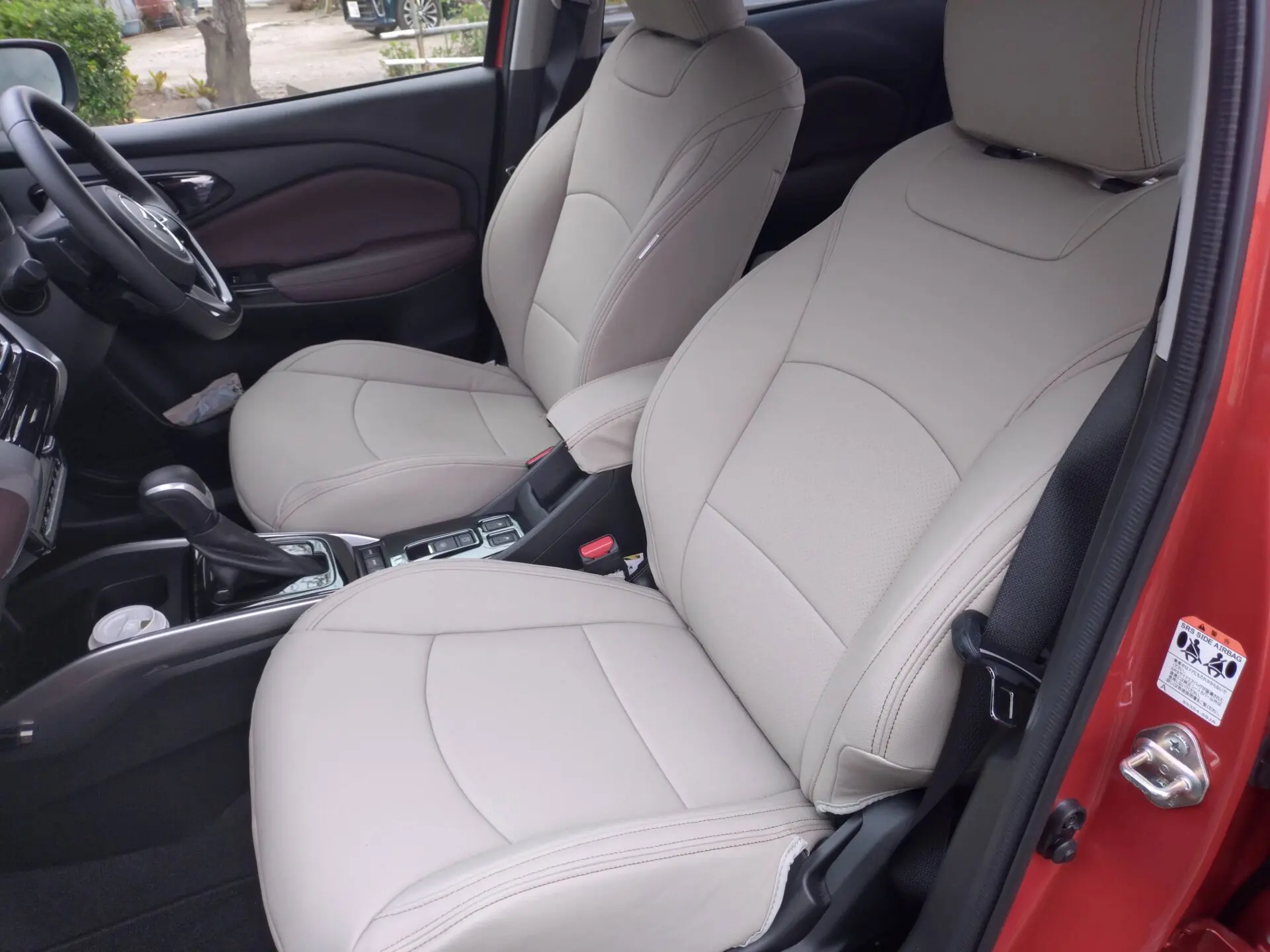 【装着写真】フロンクス Refinad Leather Deluxe Series シートカバー [品番:S0650-01]