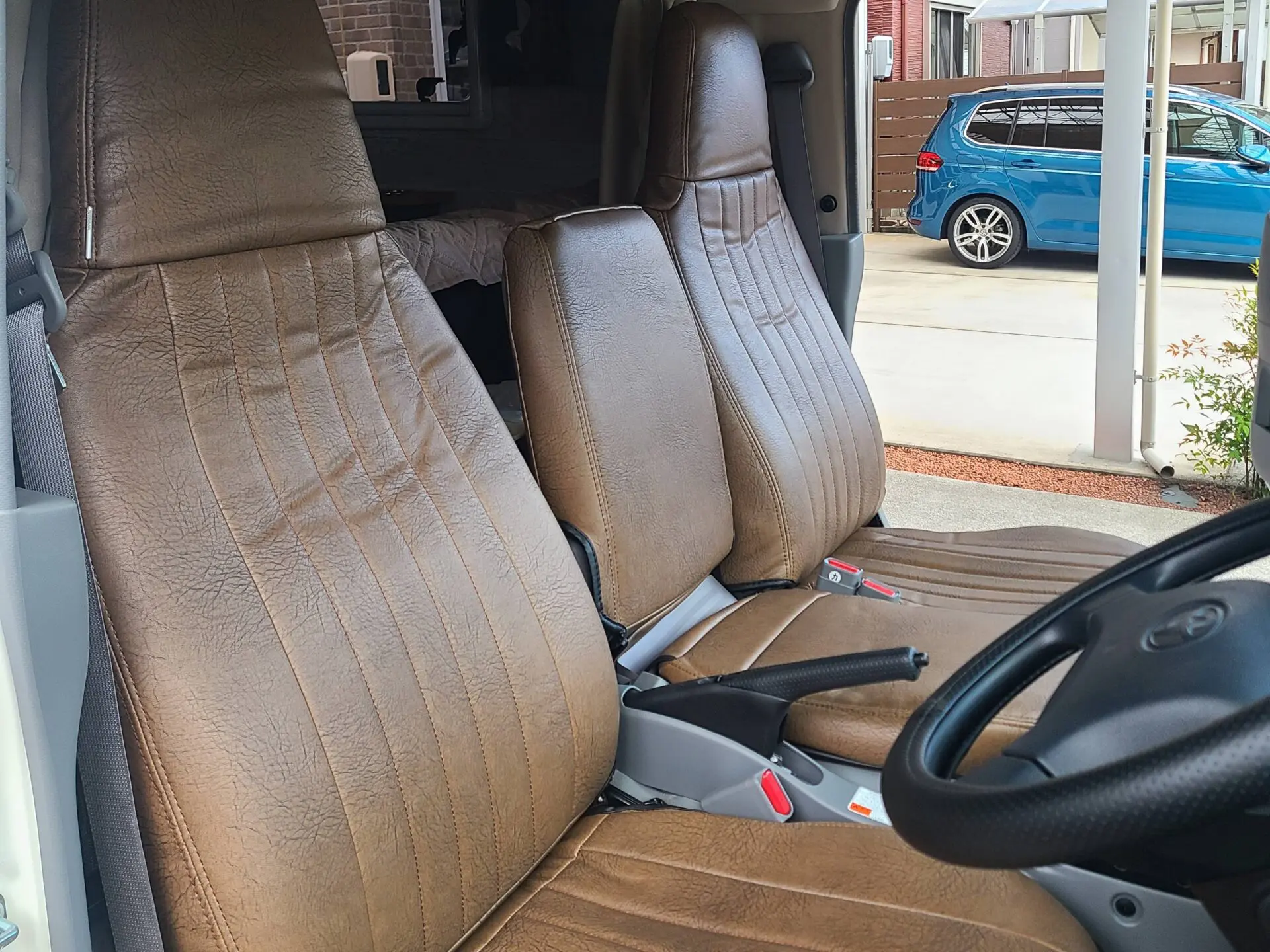 【装着写真】カムロード Refinad Heritage Series シートカバー [品番:T0559-02]