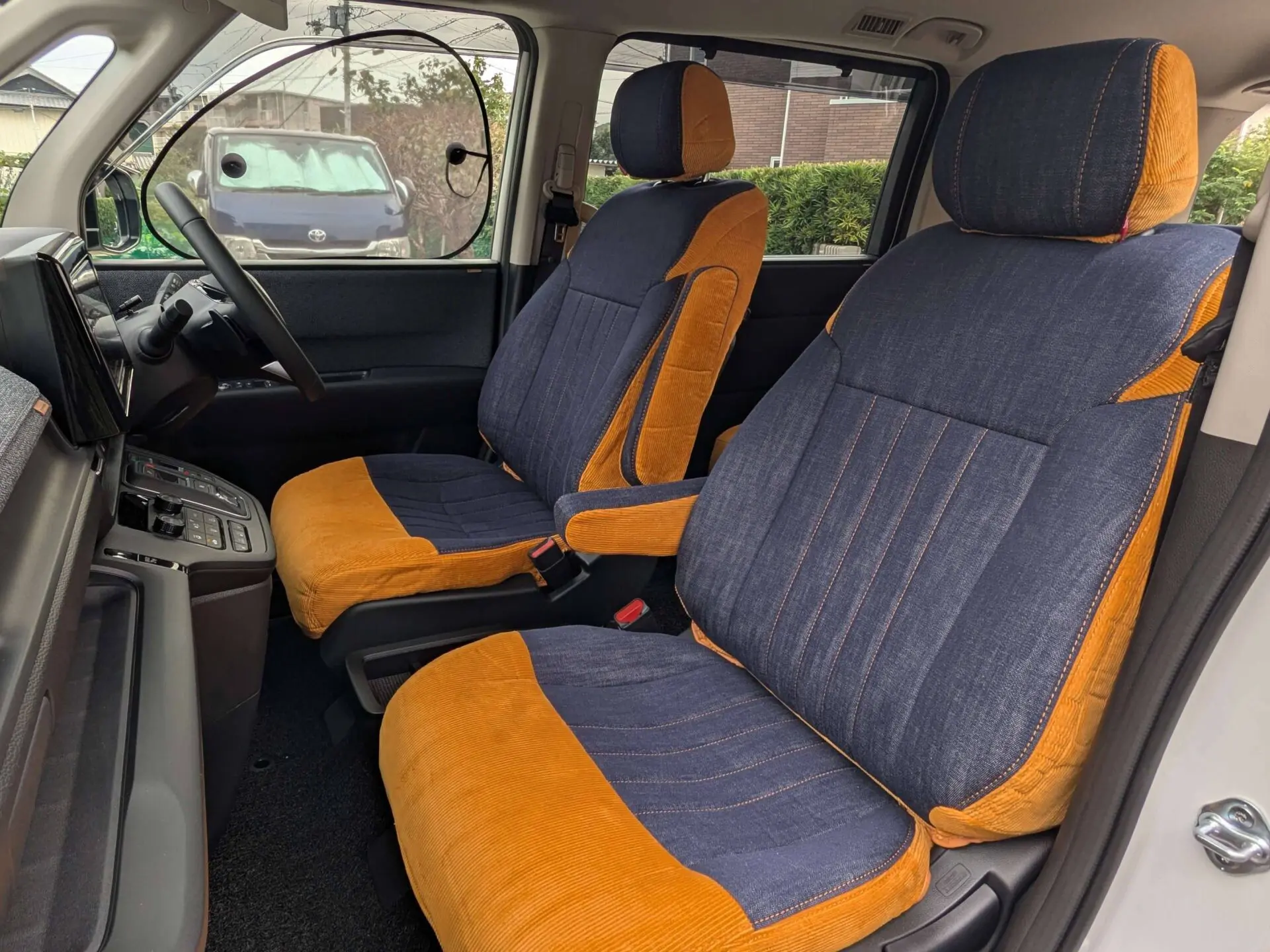 【装着写真】ステップワゴン ハイブリッド(e:HEV) Refinad Corduroy Series シートカバー [品番:H0069-13]