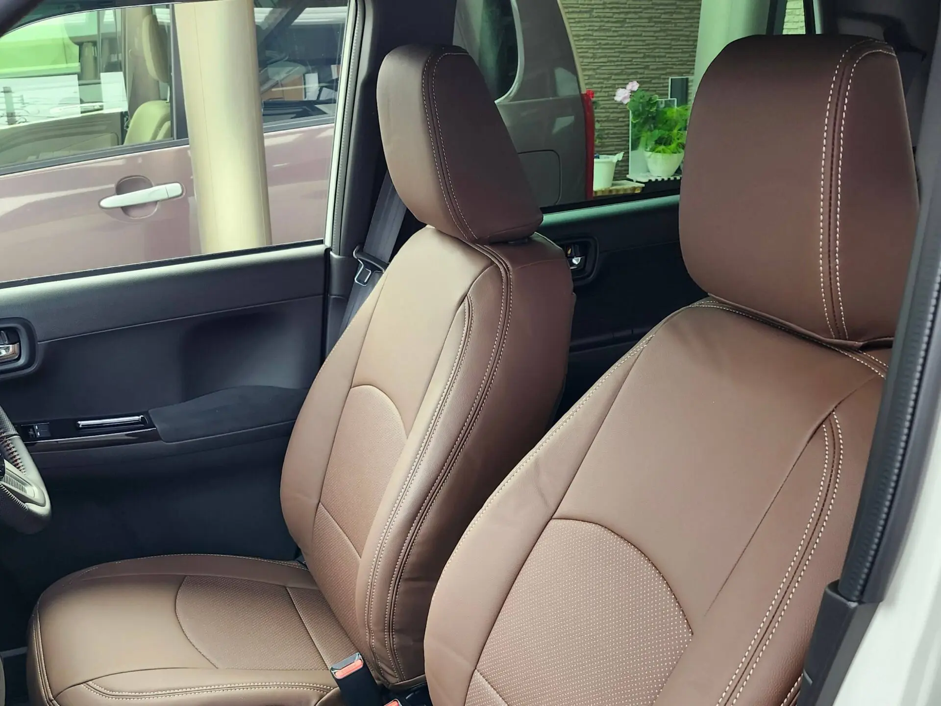 【装着写真】N-ONE Refinad Leather Series シートカバー [品番:H0060-03]