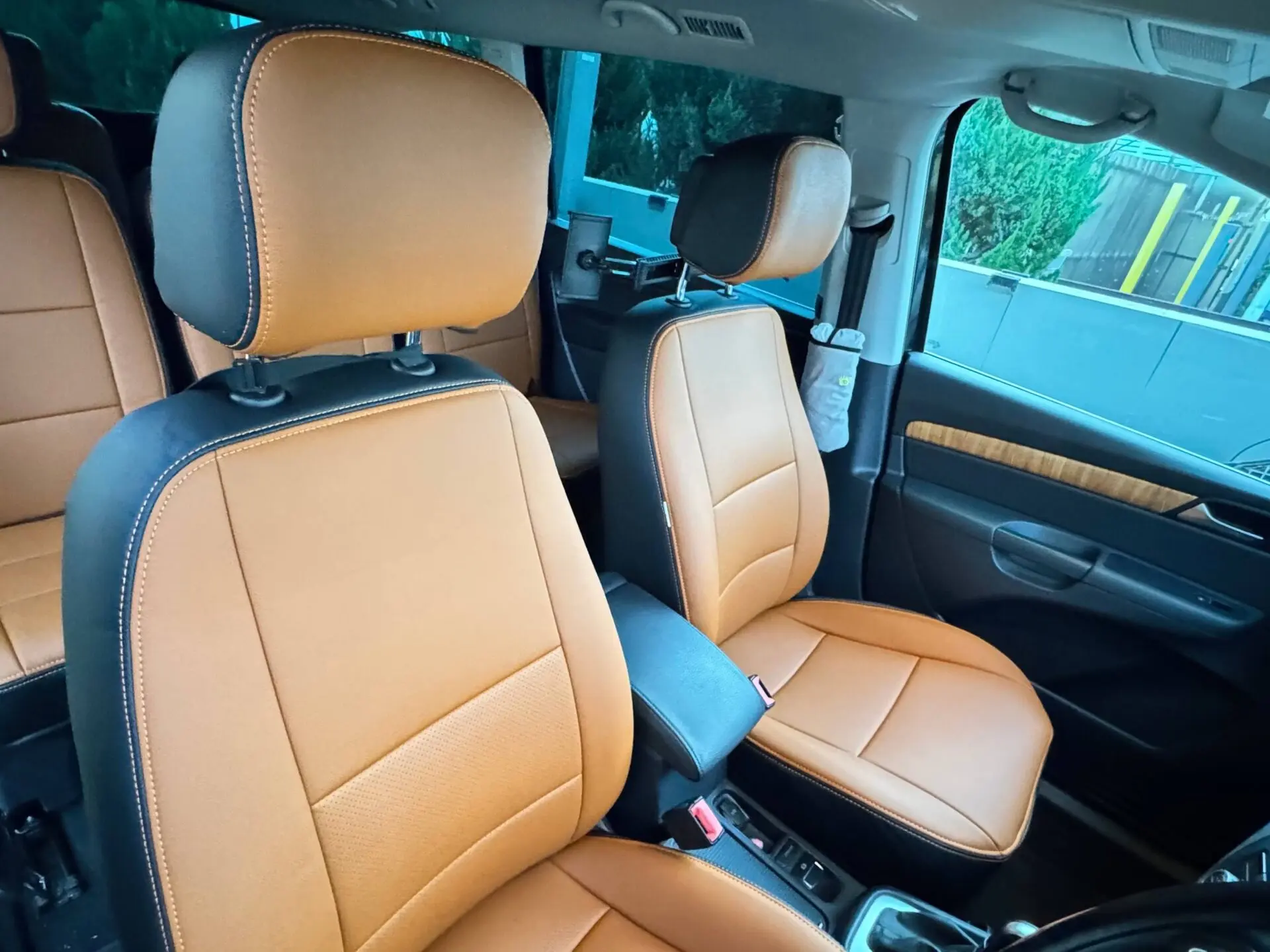 【装着写真】シャラン Refinad Harmonious Leather Series シートカバー [品番:GM2-03]