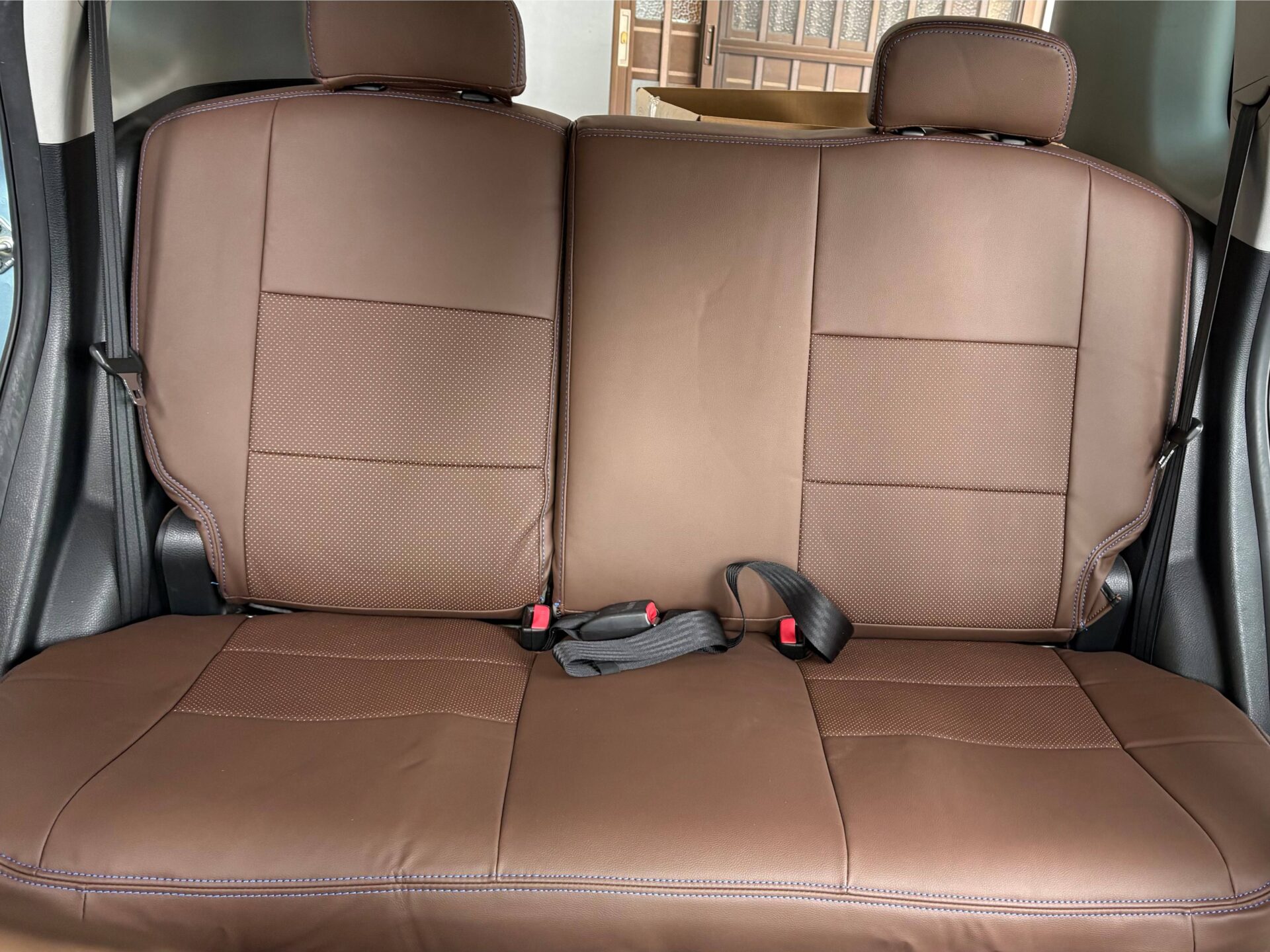 【装着写真】ベリーサ Refinad Leather Series シートカバー [品番:MD1-15]