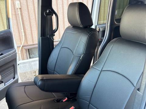 【装着写真】N-BOX カスタム Refinad Leather Series シートカバー [品番:H0056-08]