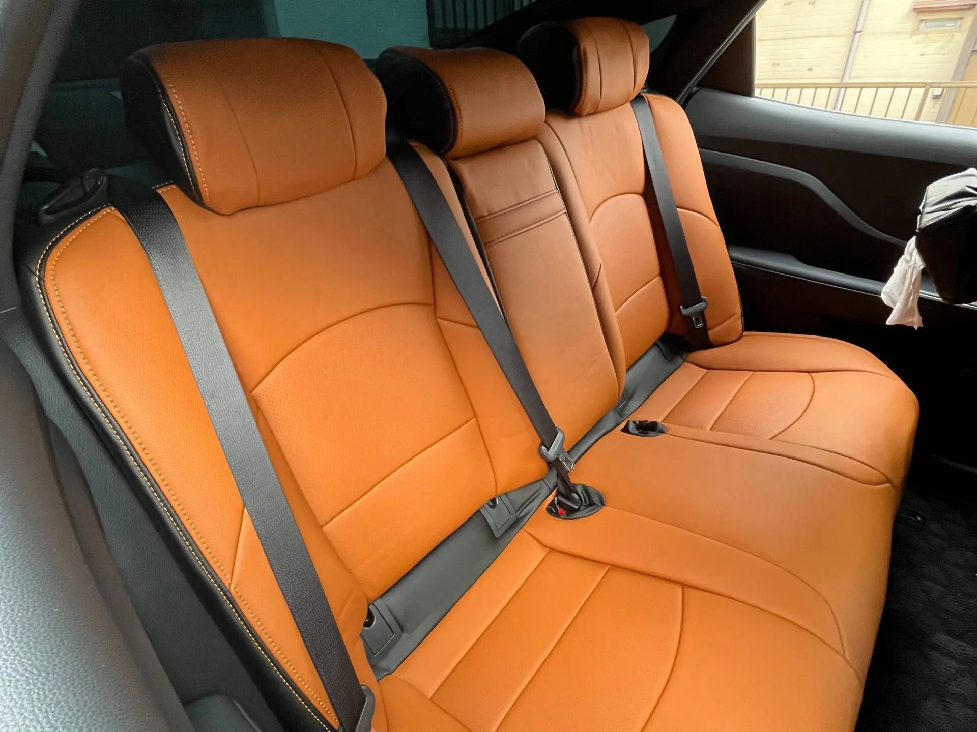 【装着写真】クラウン クロスオーバー Refinad Harmonious Leather Series シートカバー [品番:T0631-02]