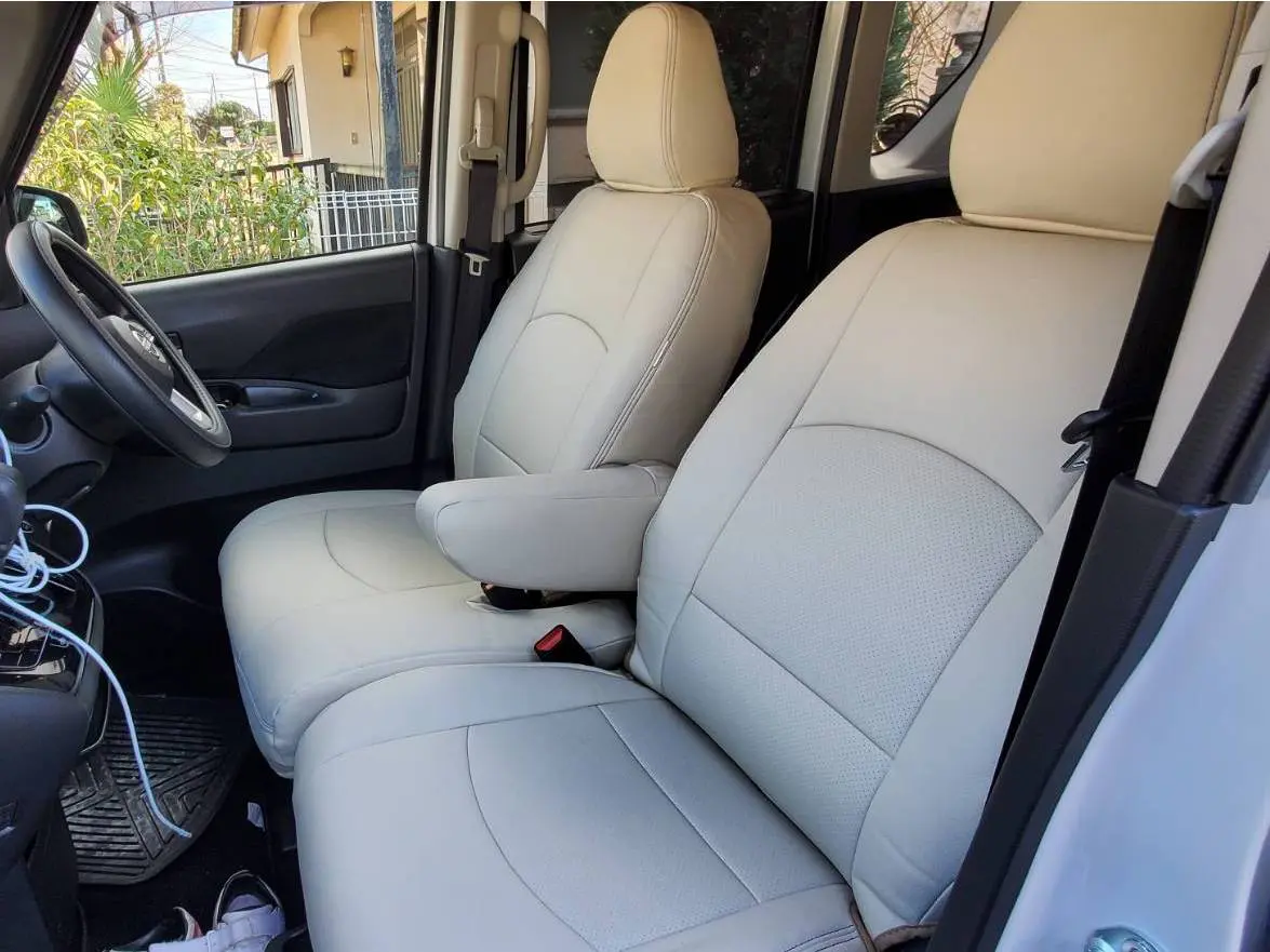 【装着写真】ルークス Refinad Leather Deluxe Series シートカバー [品番:MI0372-03]