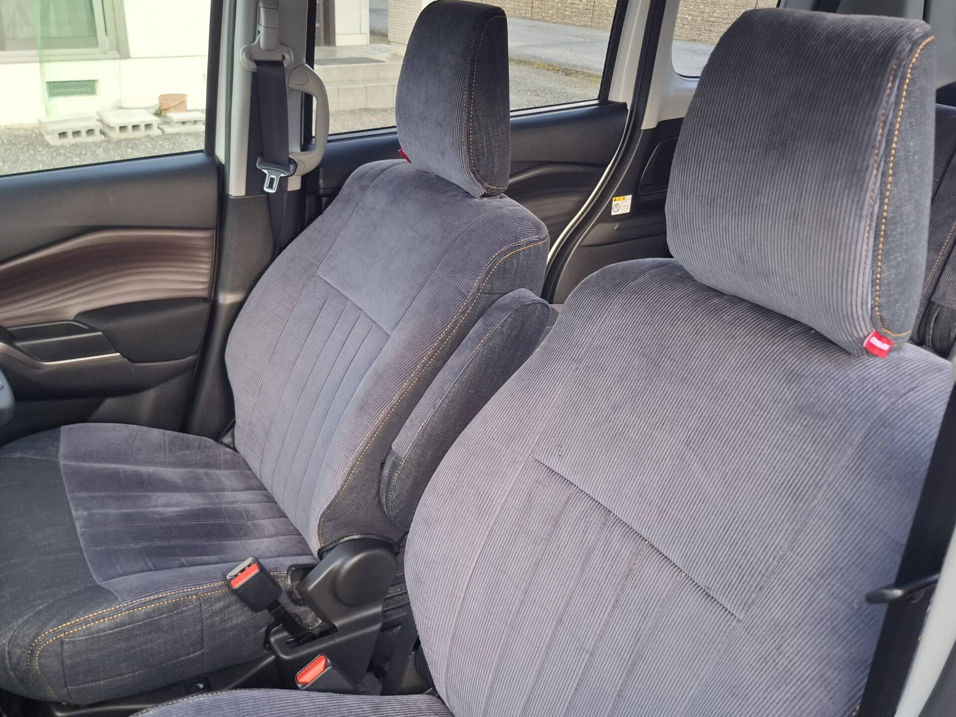 【装着写真】ソリオバンディット Refinad Corduroy Series シートカバー [品番:S0116-11]