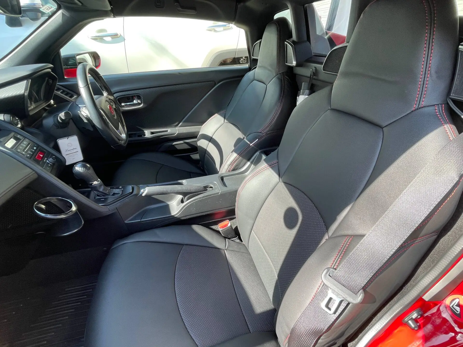 【装着写真】S660 Refinad Avant-Garde Series シートカバー [品番:H0354-01]