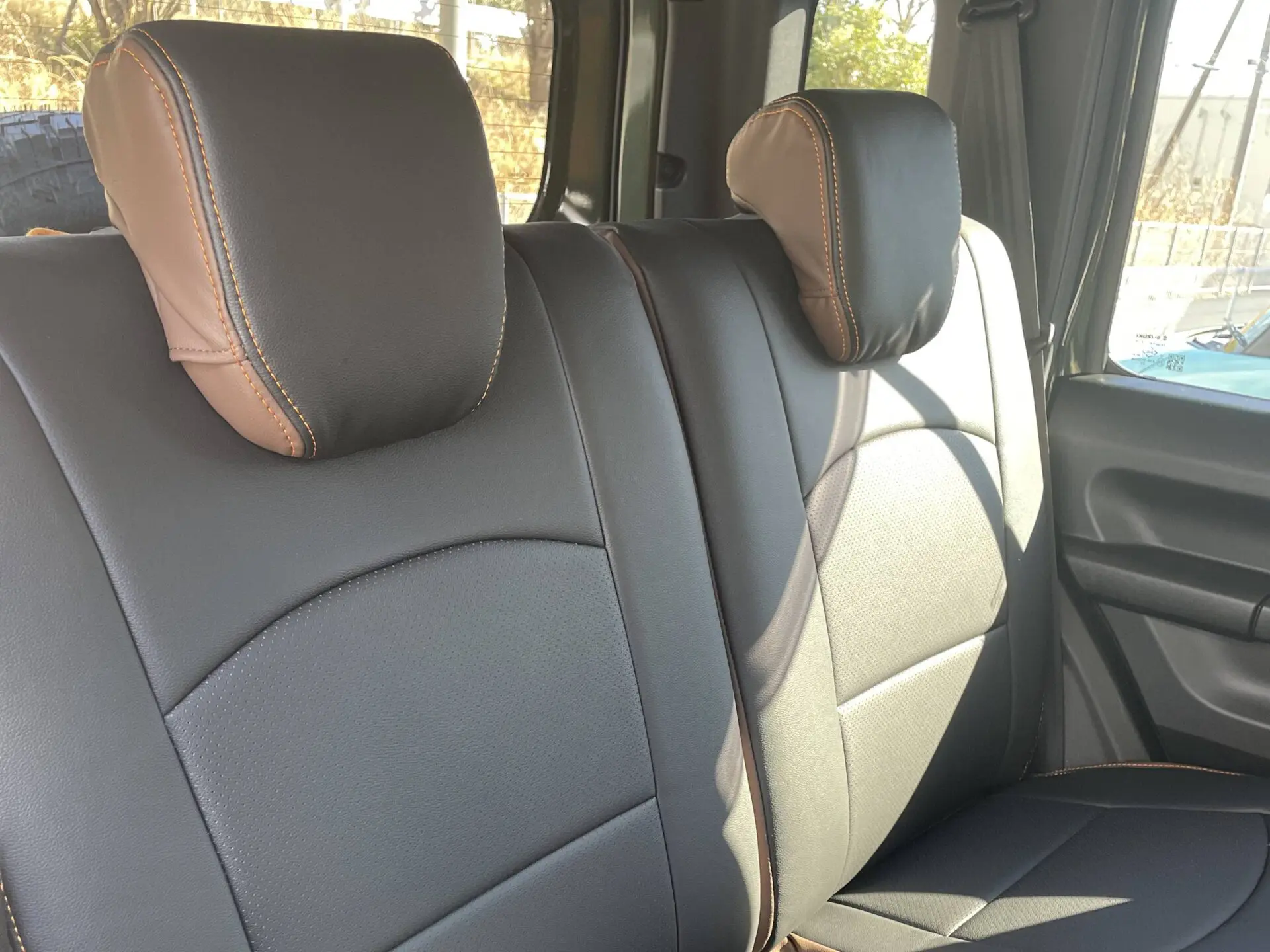 【装着写真】ジムニーノマド Refinad Custom Series シートカバー [品番:S0646-01]