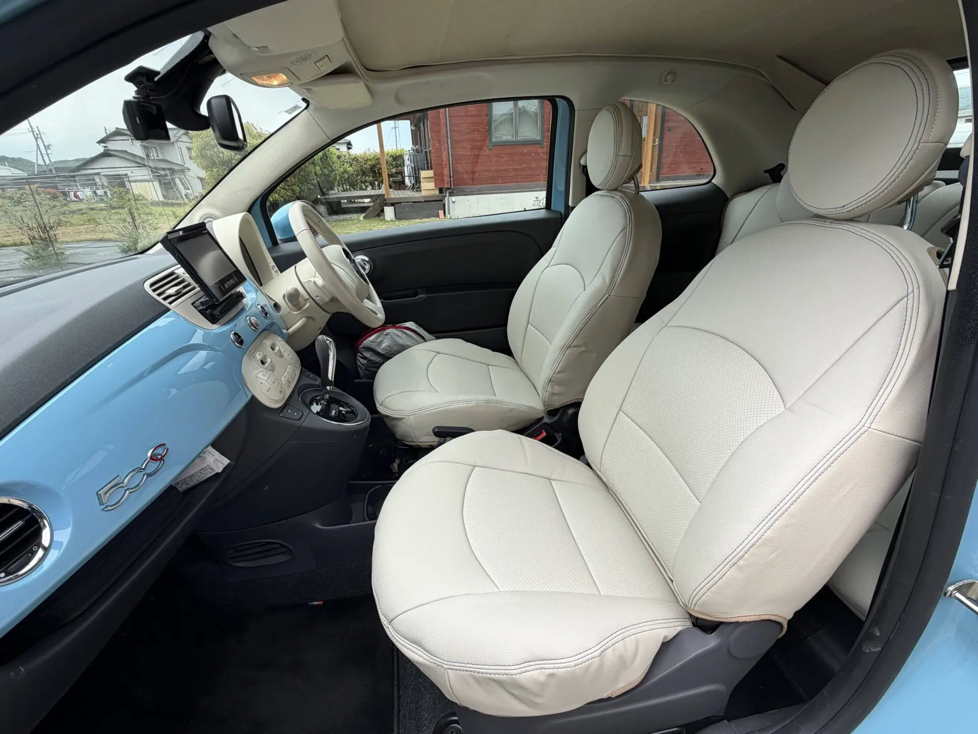 【装着写真】FIAT500 Refinad Leather Deluxe Series シートカバー [品番:FA0387-01]