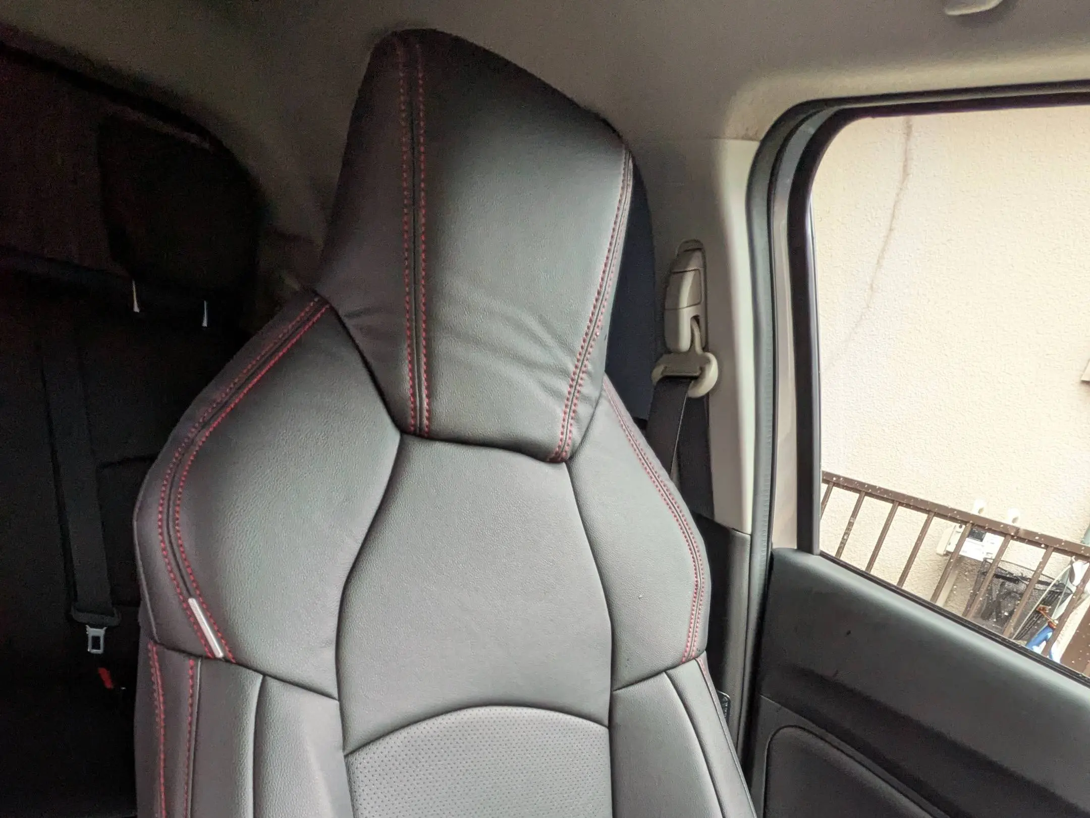 【装着写真】スイフトスポーツ Refinad Leather Series シートカバー [品番:S0115-02]